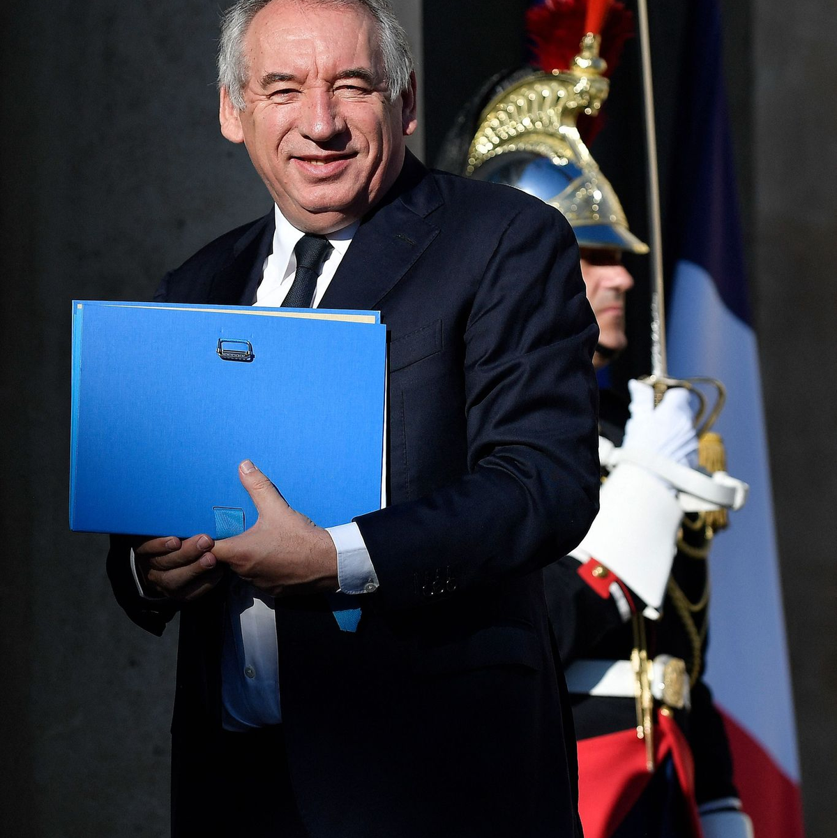 Bayrou muss nun die Unterstützung möglichst vieler politischer Lager im Parlament gewinnen, um regieren zu können (Archivbild). - Foto: Julien De Rosa/AFP/dpa