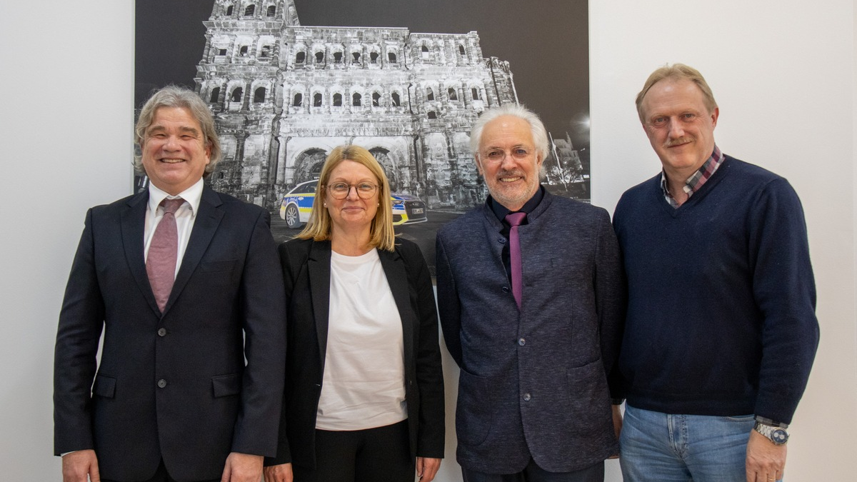 POL-PPTR: Zwei Beamte in den Ruhestand verabschiedet - Foto: presseportal.de