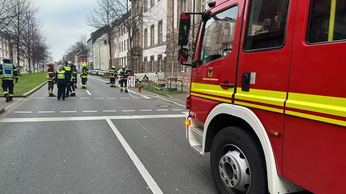 FW-DO: Defekte Gasleitung sorgt für Straßensperrung am Ostentor - Bild: presseportal.de