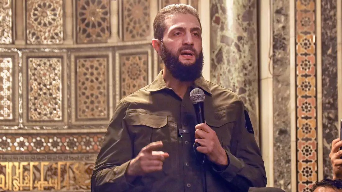 Die Rebellen unter Führung von Ahmed al-Sharaa planten den Umsturz laut einem Bericht seit einem Jahr. (Archivbild) - Bild: Omar Albam/AP/dpa