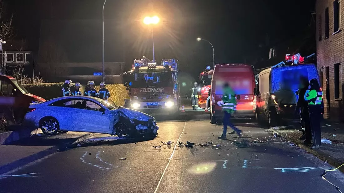 FFW Schwalmtal: Technische Hilfeleistung nach Verkehrsunfall - Bild: presseportal.de