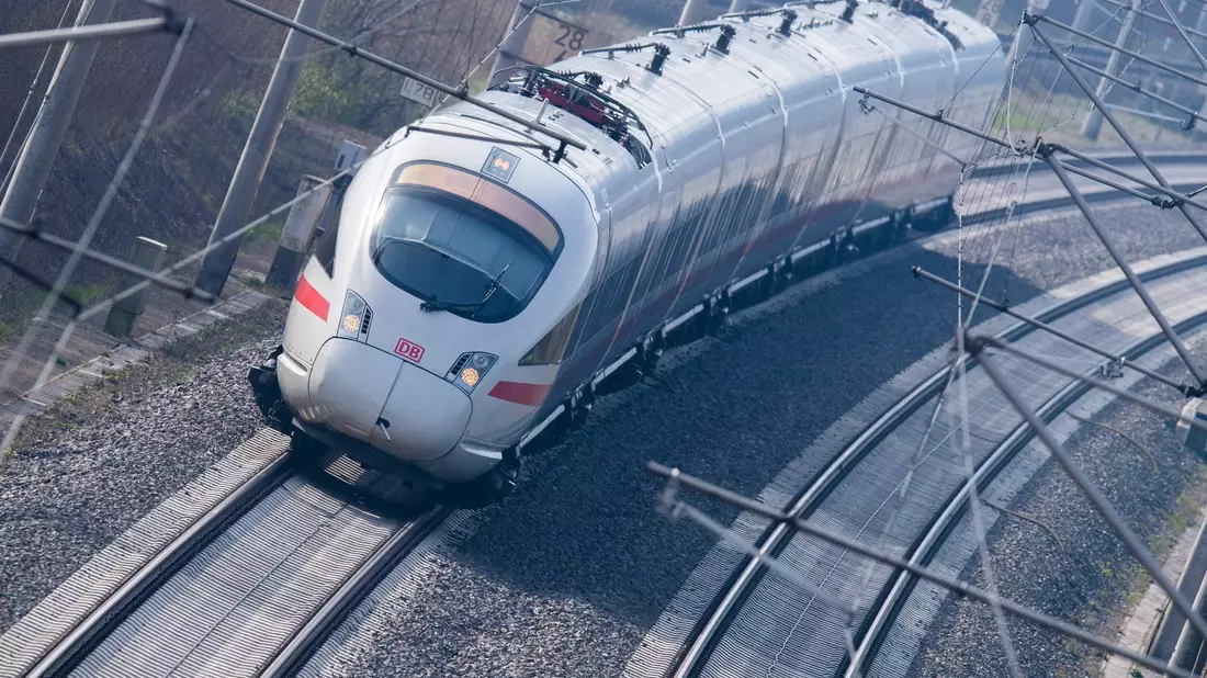 Die Bahn will im kommenden Jahr vor allem mit internationalen Verbindungen punkten. (Archivbild) - Bild: Julian Stratenschulte/dpa