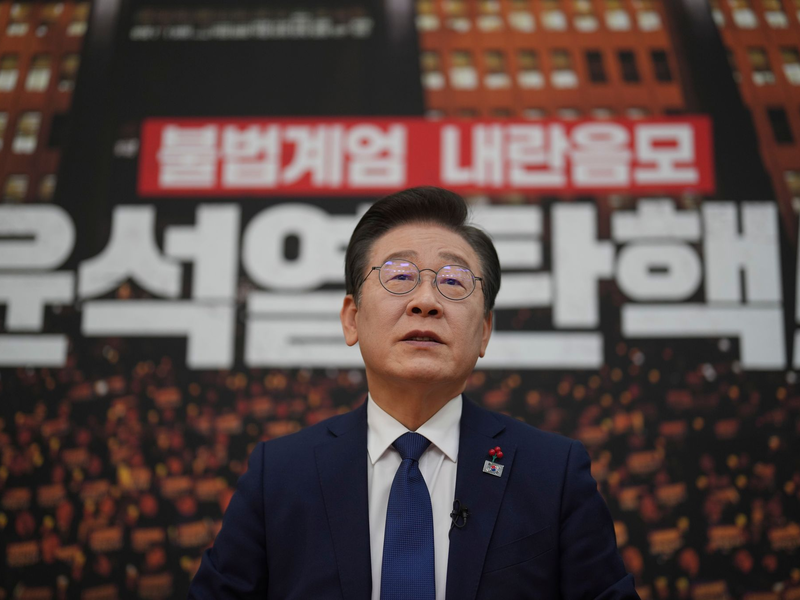 Lee Jae Myung sprach sich gegen ein Amtsenthebungsverfahren gegen Han Duck Soo aus. (Archivbild) - Foto: Lee Jin-man/AP