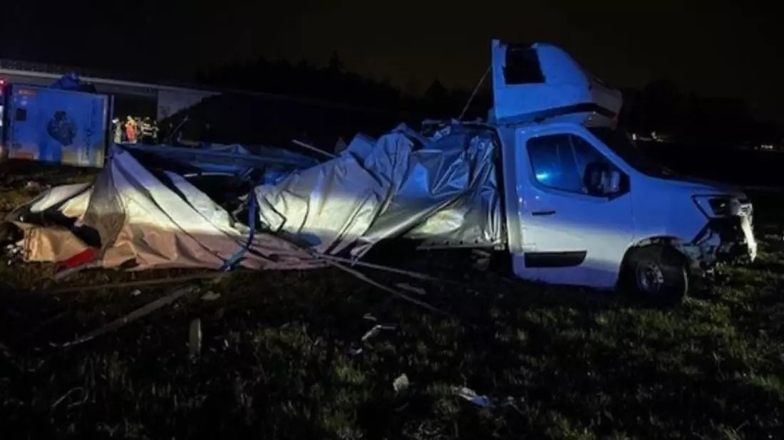 POL-PDKL: Vollsperrung der BAB 6 nach Auffahrunfall - Bild: presseportal.de