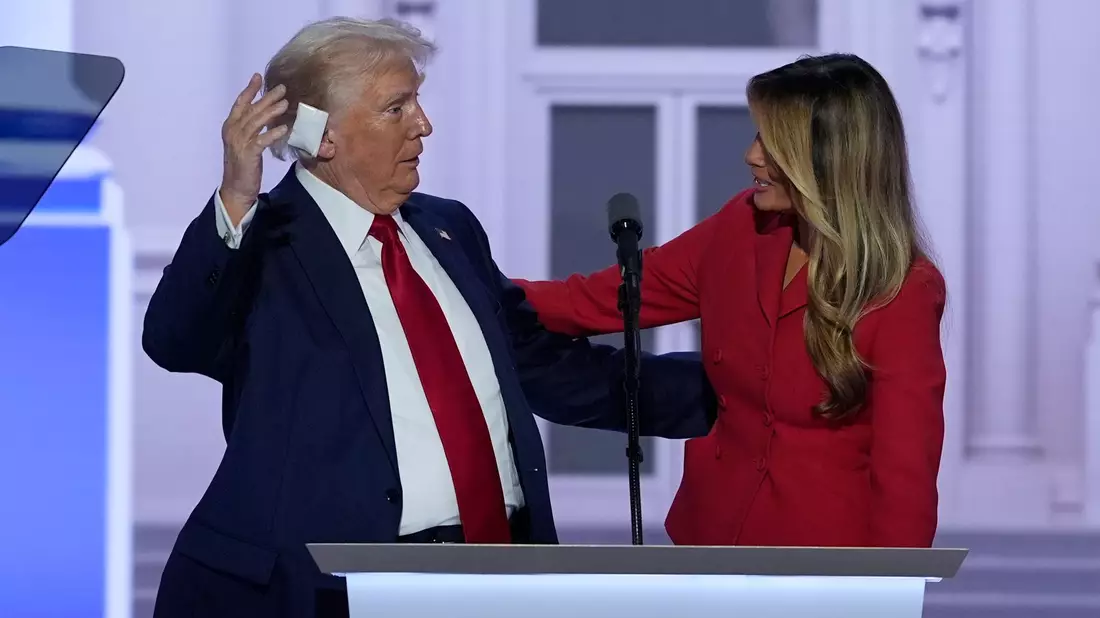 Nur selten trat Melania Trump im Wahlkampf für Fotos mit ihrem Mann auf die Bühne. (Archivbild) - Bild: J. Scott Applewhite/AP/dpa