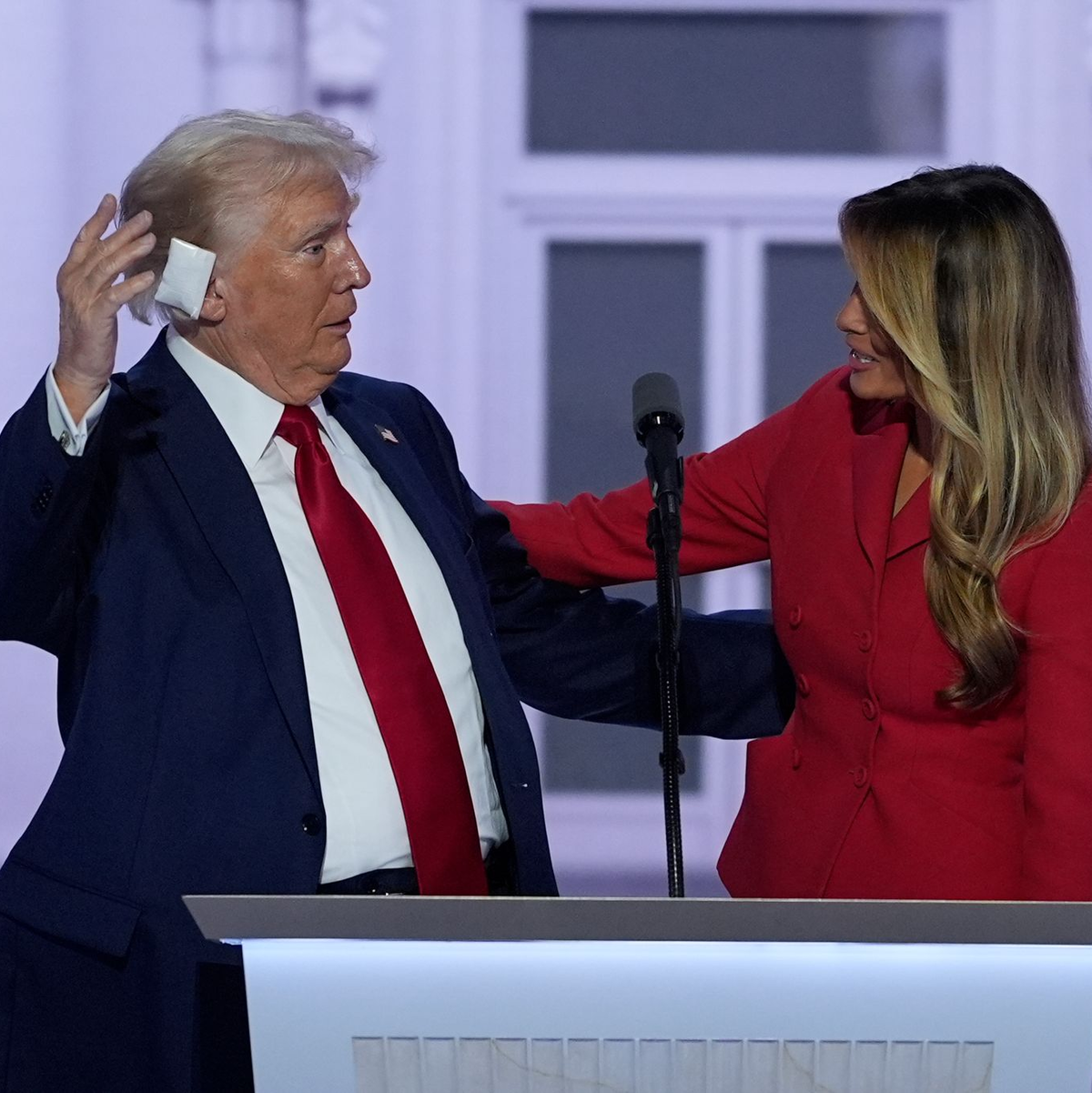 Nur selten trat Melania Trump im Wahlkampf für Fotos mit ihrem Mann auf die Bühne. (Archivbild) - Foto: J. Scott Applewhite/AP/dpa