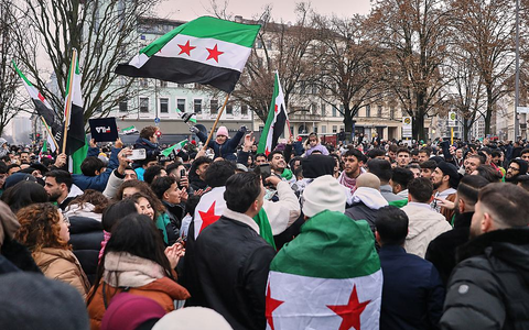 Syrer in Deutschland feiern den Sturz von Assad in Syrien (Archiv) - Foto: über dts Nachrichtenagentur Syrer in Deutschland feiern den Sturz von Assad in Syrien (Archiv) - Foto: über dts Nachrichtenagentur