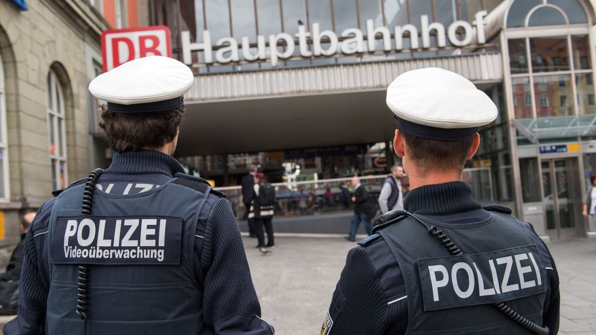 Bundespolizeidirektion München: Streit unter Jugendlichen eskalierte - Foto: presseportal.de