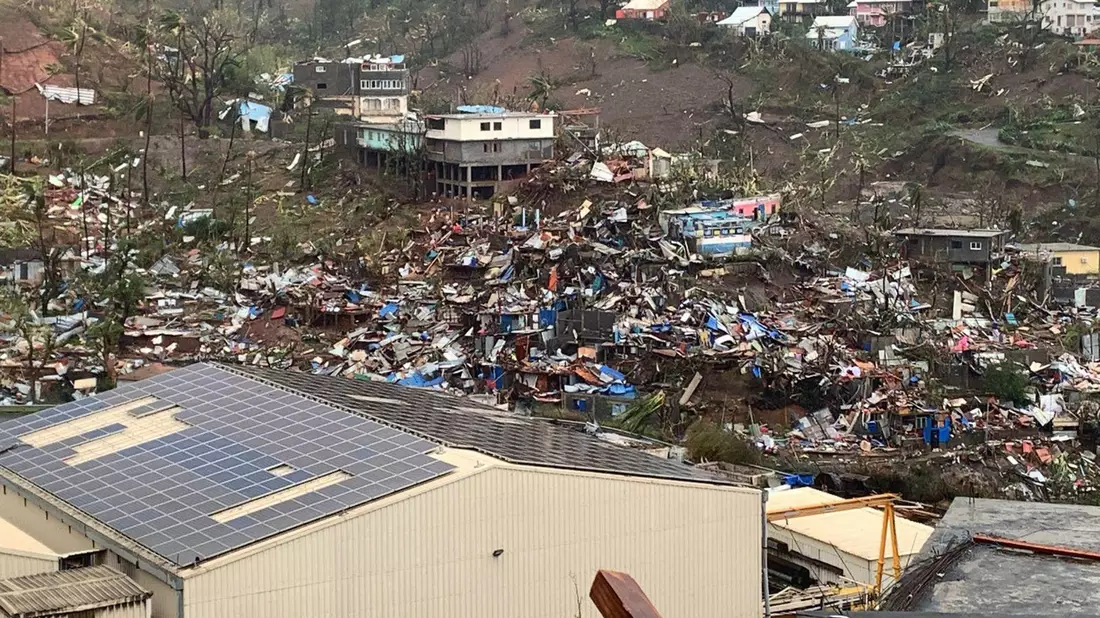 Das Unwetter hinterließ in Mayotte eine Spur der Verwüstung (Foto aktuell). - Bild: Kwezi/AFP/dpa