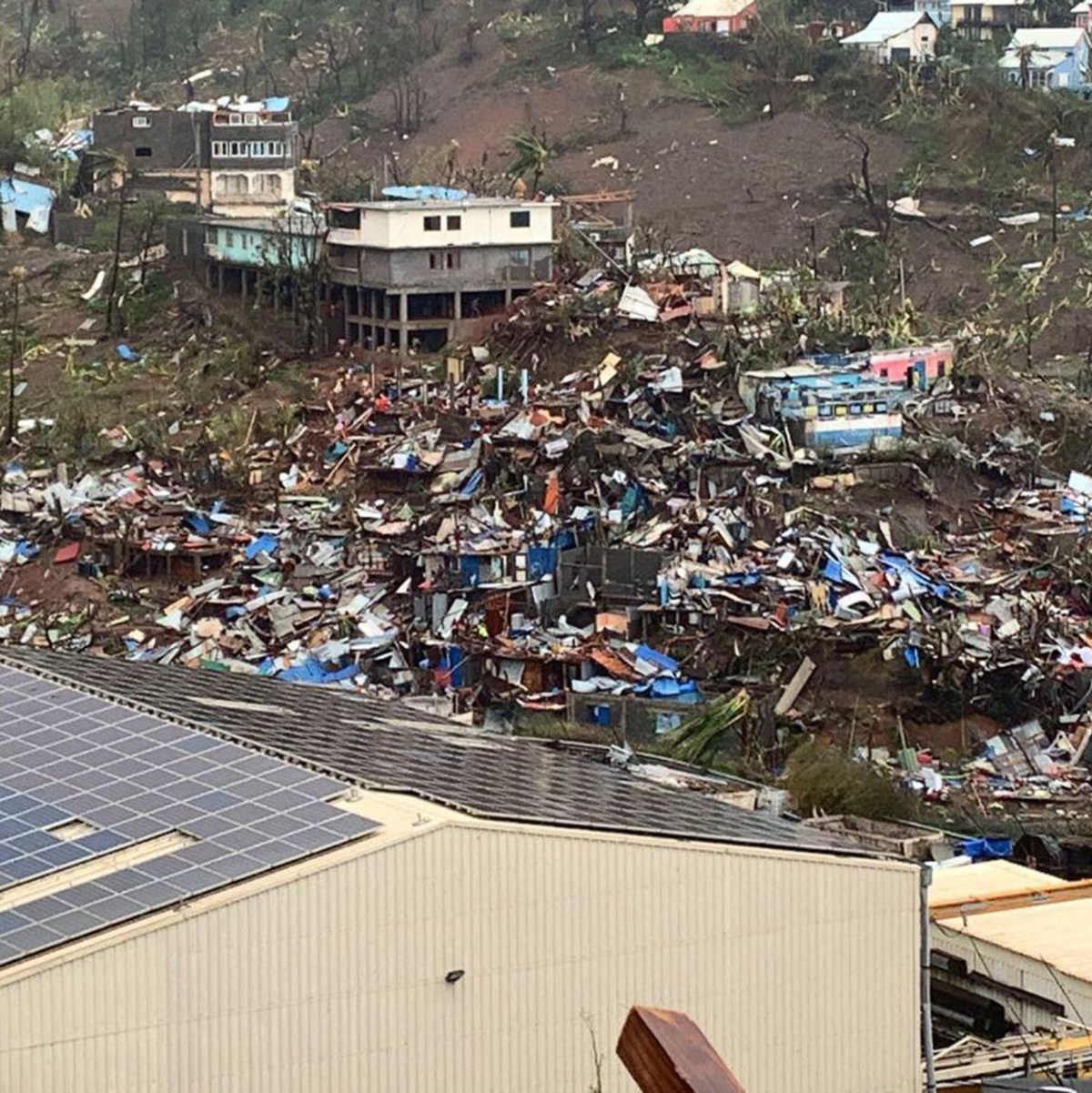 Das Unwetter hinterließ in Mayotte eine Spur der Verwüstung (Foto aktuell). - Foto: Kwezi/AFP/dpa