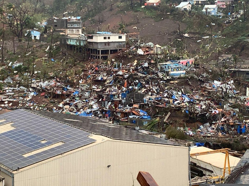 Das Unwetter hinterließ in Mayotte eine Spur der Verwüstung (Foto aktuell). - Foto: Kwezi/AFP/dpa