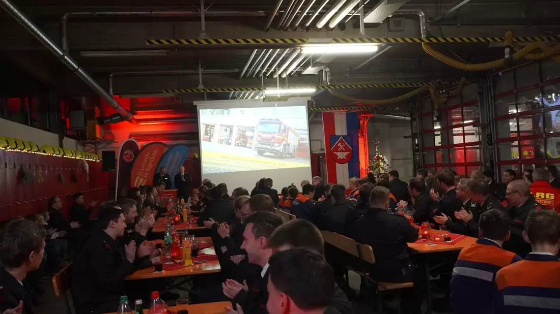 FW-Heiligenhaus: Feuerwehr Heiligenhaus blickt auf das Jahr 2024 zurück - Bild: presseportal.de