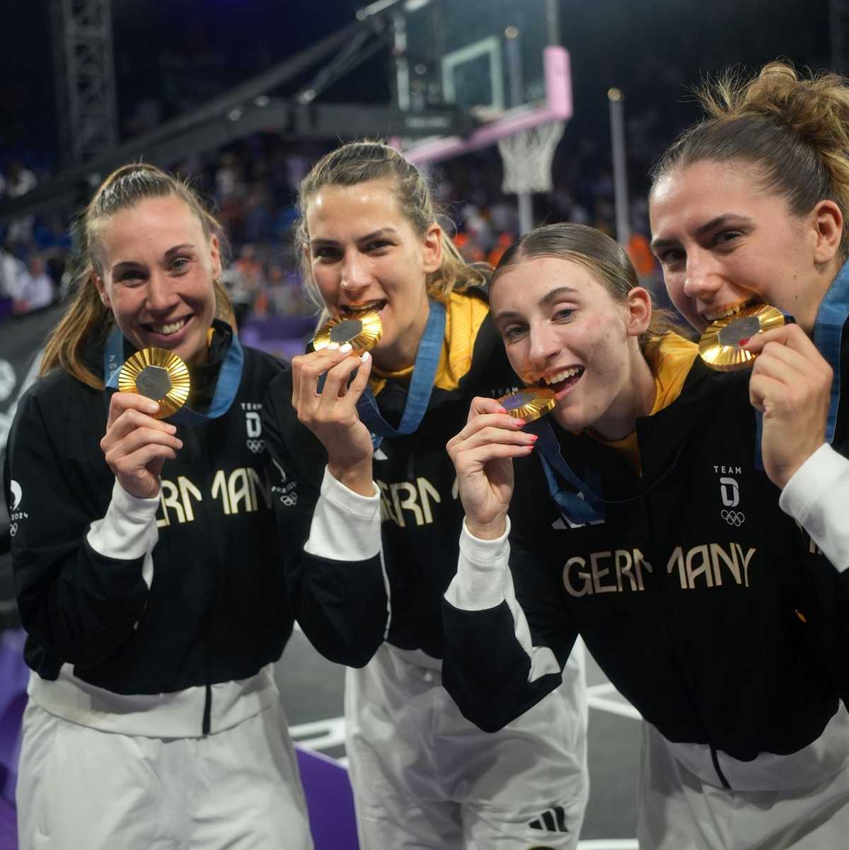 Mit Gold für Deutschland im 3x3 gelang den Basketballerinnen eine Überraschung. Nun stehen sie auch in Baden-Baden ganz oben. - Foto: Maximilian Specht/dpa