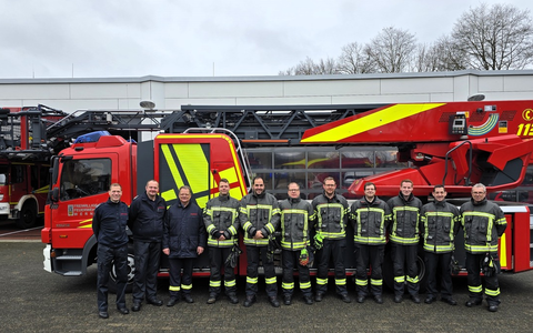 FW-WRN: Sechs neue Drehleitermaschinisten für die Freiwillige Feuerwehr Werne - Foto: presseportal.de FW-WRN: Sechs neue Drehleitermaschinisten für die Freiwillige Feuerwehr Werne - Foto: presseportal.de