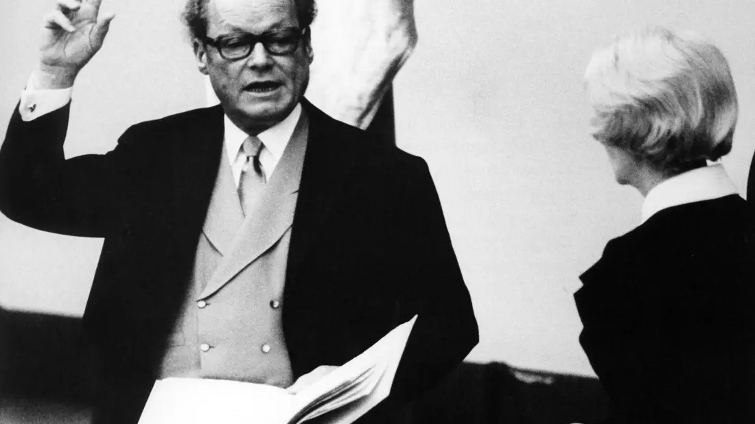 Die erste Vertrauensfrage im Bundestag stellt SPD-Bundeskanzler Willy Brandt. (Archivbild) - Bild: picture alliance / dpa