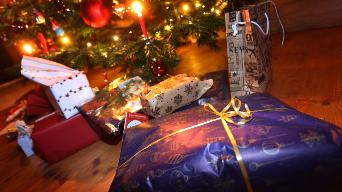 Secondhand ist beliebt, um Geld zu sparen und um nachhaltiger zu konsumieren.  - Foto: Karl-Josef Hildenbrand/dpa