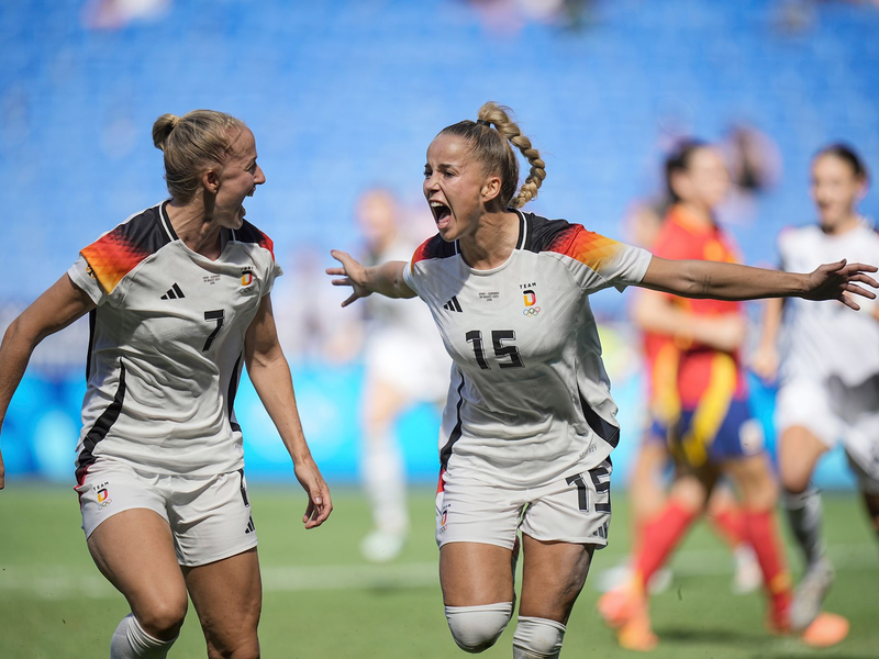 Wollen auch bei der EM jubeln: Lea Schüller und Giulia Gwinn - Foto: Laurent Cipriani/AP/dpa