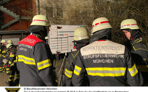 FW-M: Kellerabteile in Flammen (Perlach) - Foto: presseportal.de