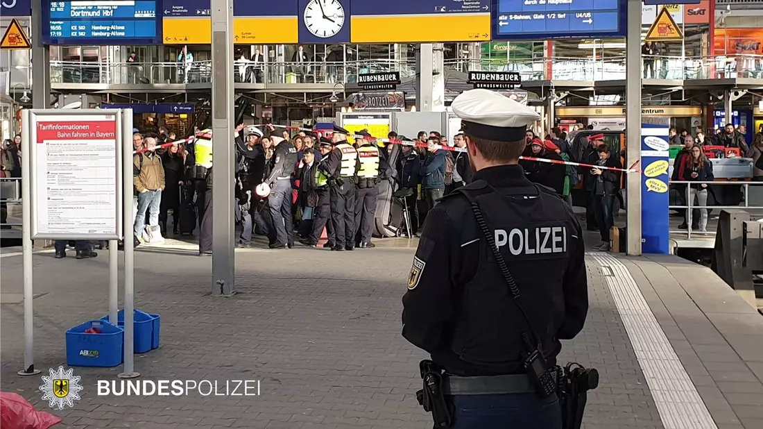 Bundespolizeidirektion München: Herrenloser Koffer im ICE / Bundespolizei leitet Sicherheitsmaßnahmen ein - Bild: presseportal.de