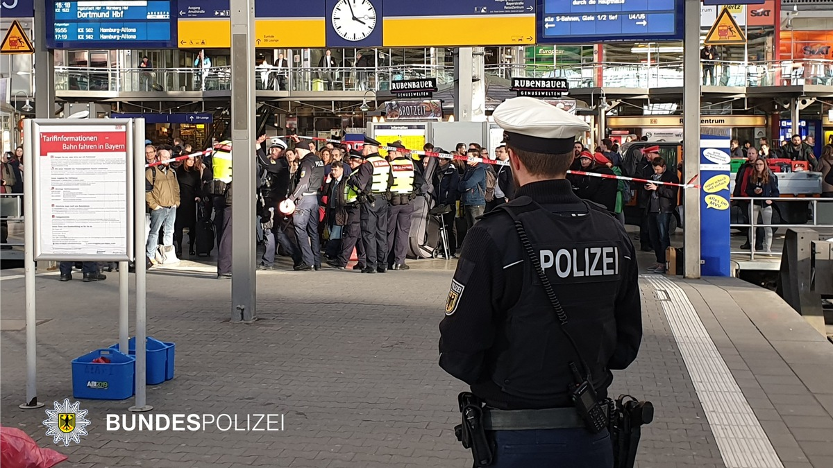 Bundespolizeidirektion München: Herrenloser Koffer im ICE / Bundespolizei leitet Sicherheitsmaßnahmen ein - Foto: presseportal.de