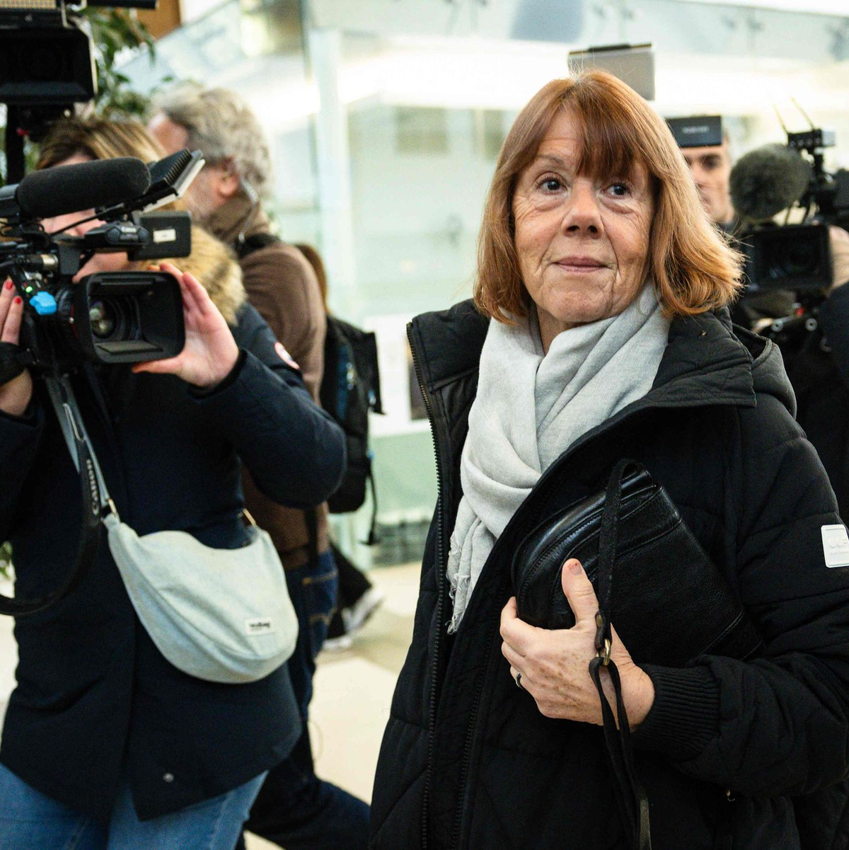 Gisèle Pelicot entschied sich für einen öffentlichen Prozess, auch um anderen missbrauchten Frauen Mut machen. (Archivbild) - Foto: Clement Mahoudeau/AFP/dpa
