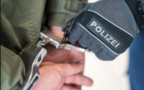 BPOL-HB: Graffiti-Täter in Tostedt auf frischer Tat ertappt - Foto: presseportal.de