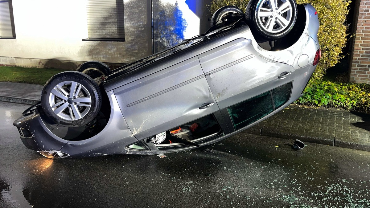 POL-COE: Dülmen, Rorup, Hauptstraße/ Auto überschlägt sich - Foto: presseportal.de