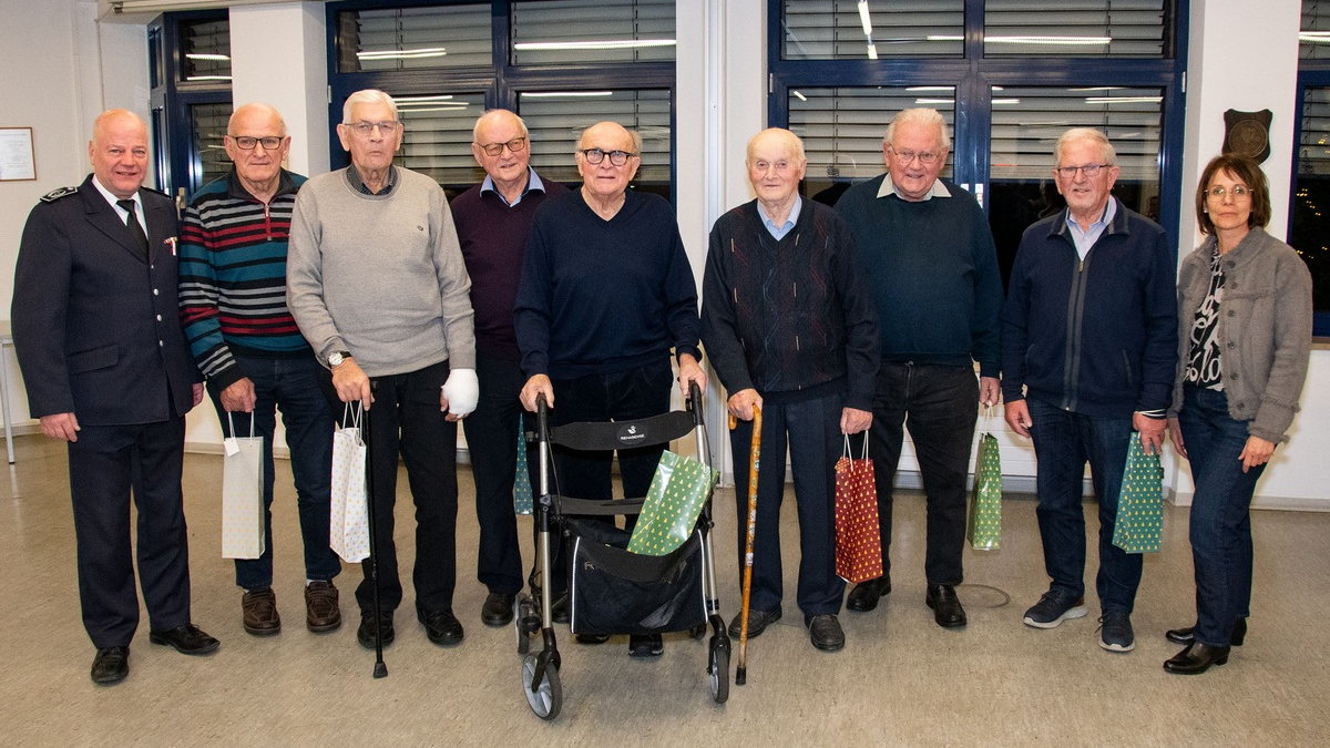 Feuerwehr Goch: Ehrenabteilung traf sich zur Adventsfeier - Foto: presseportal.de