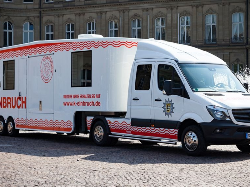 POL-LB: Böblingen: Informationen für ein sicheres Zuhause - Info-Truck der Polizei beim Bauernmarkt - Foto: presseportal.de