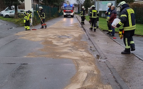 FW-Schermbeck: Ölspur - Foto: presseportal.de