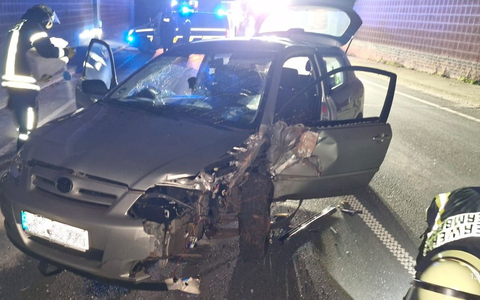 FW-Schermbeck: Unfall und auslaufende Betriebsmittel - Foto: presseportal.de