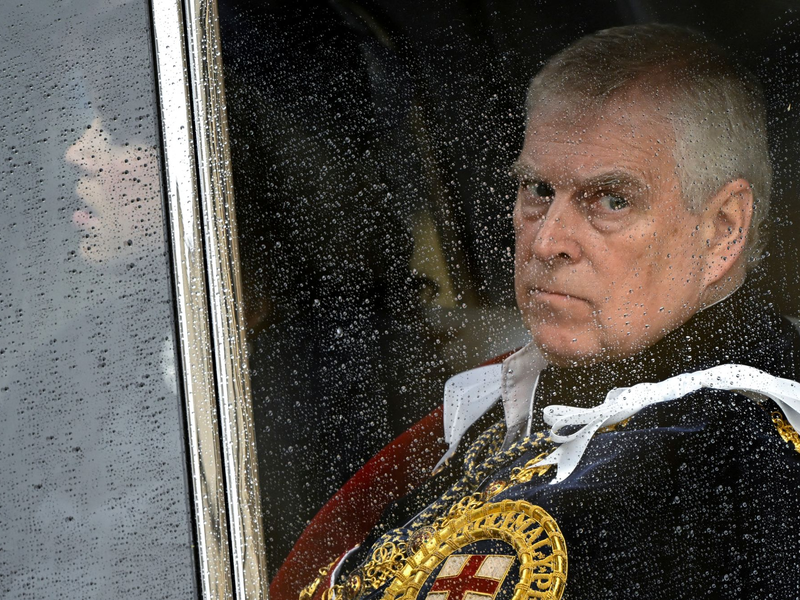 Der britische Prinz Andrew ist erneut in den Negativschlagzeilen. (Archivbild) - Foto: Toby Melville/Pool Reuters/AP