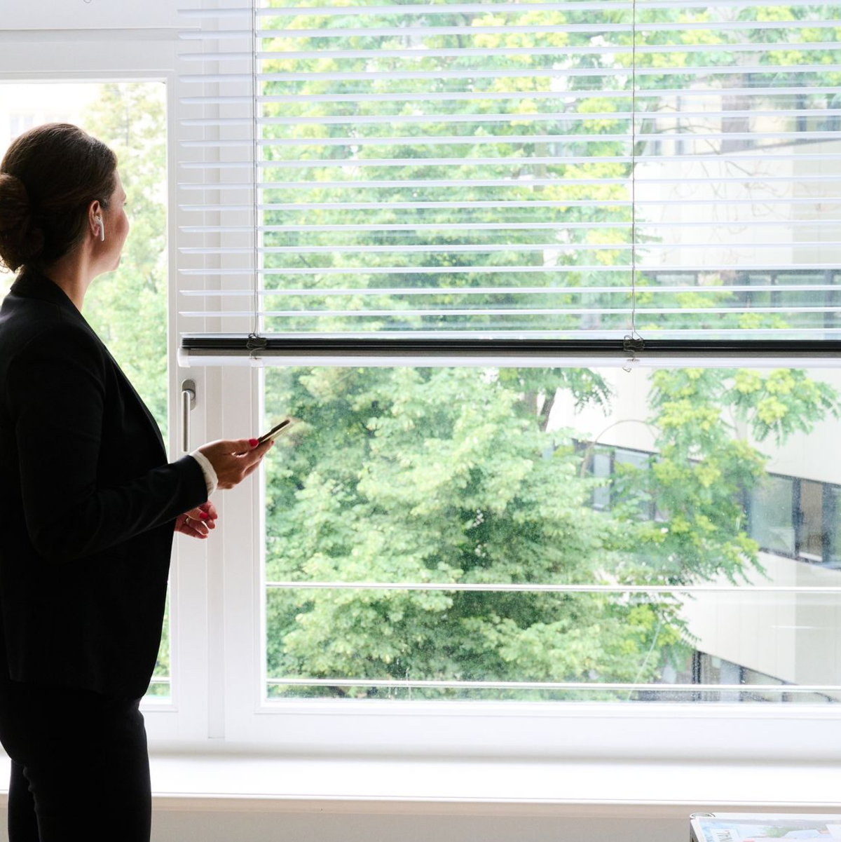 Immer mehr Frauen ziehen in die Vorstände von Dax-Konzernen ein (Illustration) - Foto: Annette Riedl/dpa