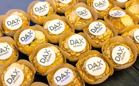 Ein Viertel der Bevölkerung hält bei der Altersvorsorge Aktien für die vertrauenswürdigste Geldanlage. (Archivbild) - Foto: Helmut Fricke/dpa