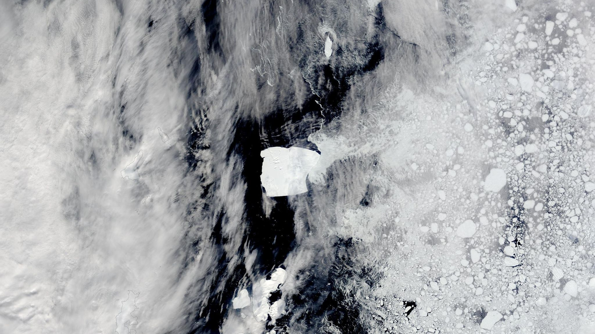 Der wohl größte Eisberg der Welt ist Jahrzehnte nach seinem Abbrechen vom antarktischen Schelfeis auf dem Weg nach Norden.  - Foto: Cover Images/Zuma Press/dpa