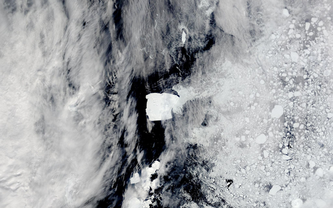 Der wohl größte Eisberg der Welt ist Jahrzehnte nach seinem Abbrechen vom antarktischen Schelfeis auf dem Weg nach Norden. - Foto: Cover Images/Zuma Press/dpa Der wohl größte Eisberg der Welt ist Jahrzehnte nach seinem Abbrechen vom antarktischen Schelfeis auf dem Weg nach Norden. - Foto: Cover Images/Zuma Press/dpa