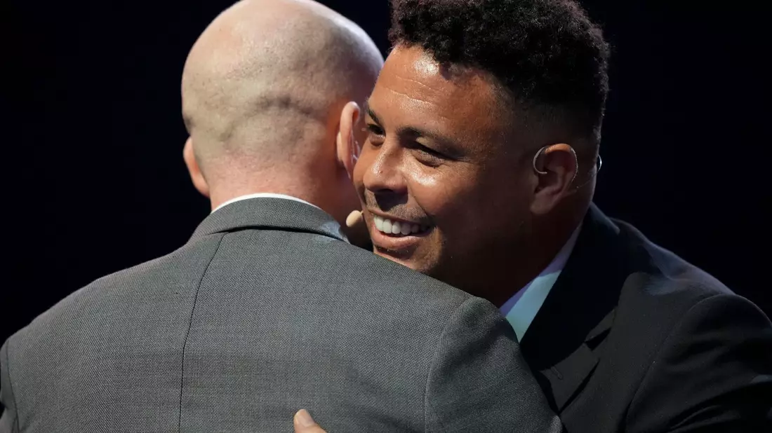 Brasiliens früherer Weltklasse-Stürmer Ronaldo hat große Pläne. - Bild: Rebecca Blackwell/AP/dpa