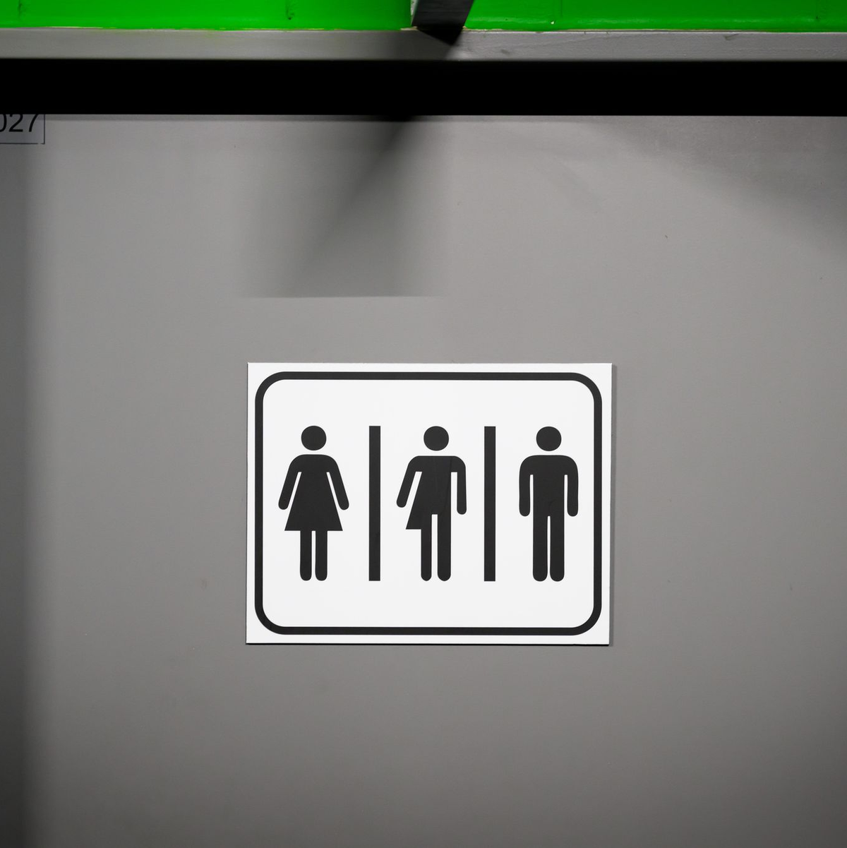 Der VfL Wolfsburg bietet in seinem Stadion genderneutrale Toiletten an. - Foto: Swen Pförtner/dpa