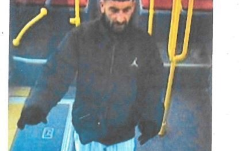 POL-HH: 241217-1. Öffentlichkeitsfahndung nach Raubdelikt in Hamburg-Wilhelmsburg - Foto: presseportal.de POL-HH: 241217-1. Öffentlichkeitsfahndung nach Raubdelikt in Hamburg-Wilhelmsburg - Foto: presseportal.de