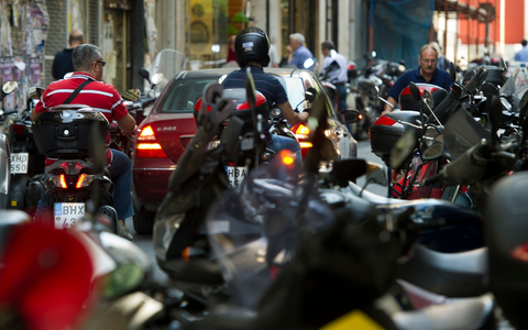 Jeder fünfte Motorradfahrer in Griechenland ist ohne Helm unterwegs. (Foto-Archiv) - Foto: picture alliance / dpa