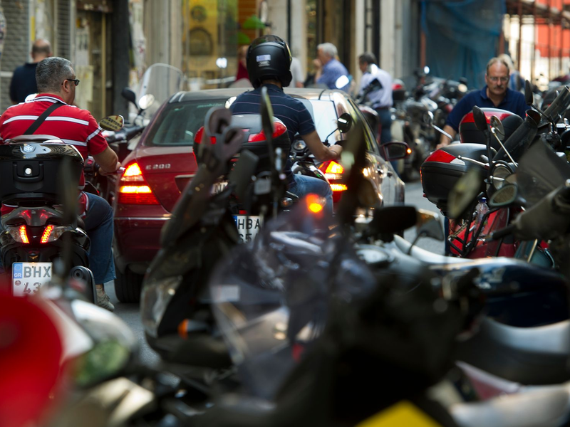 Jeder fünfte Motorradfahrer in Griechenland ist ohne Helm unterwegs. (Foto-Archiv) - Foto: picture alliance / dpa