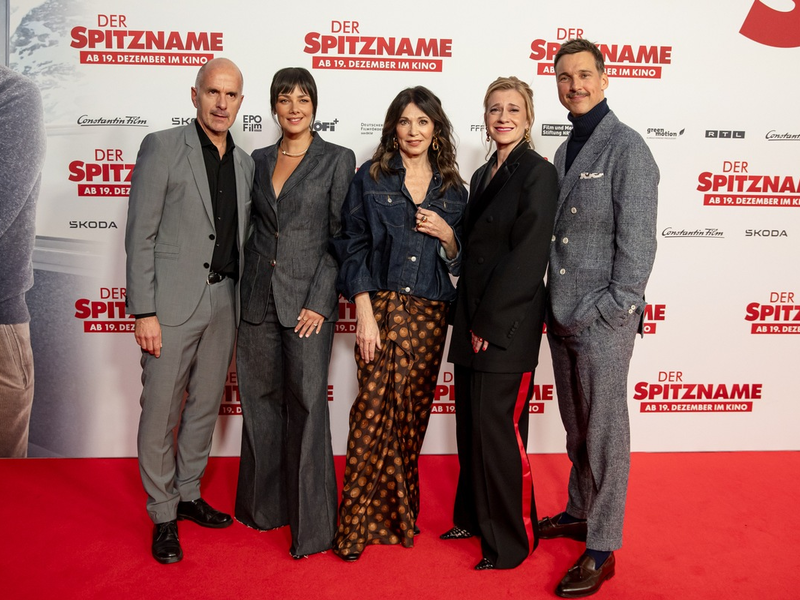 Vorweihnachtliches Familientreffen: DER SPITZNAME feiert Premiere in München - Foto: presseportal.de