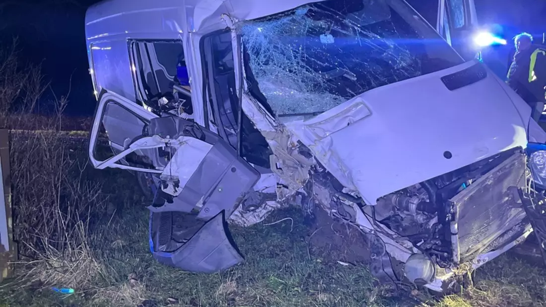 POL-SO: Don't drink and drive - Fahrzeug kollidiert mit Baum - Bild: presseportal.de