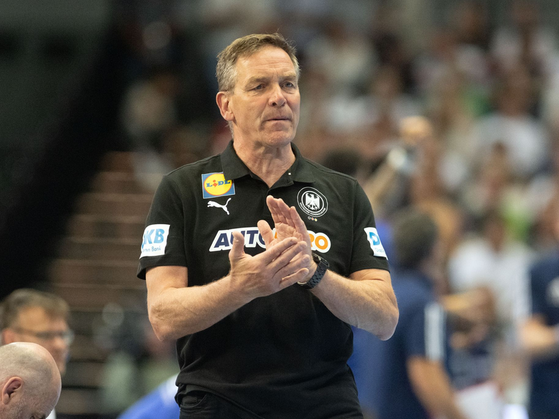 Bundestrainer Alfred Gislason hat 19 Spieler für die Handball-WM 2025 nominiert. - Foto: Bernd Thissen/dpa