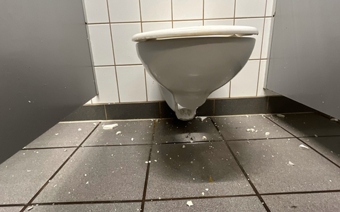 POL-SO: Schulklo gesprengt - Aufsehen an Realschule - Foto: presseportal.de