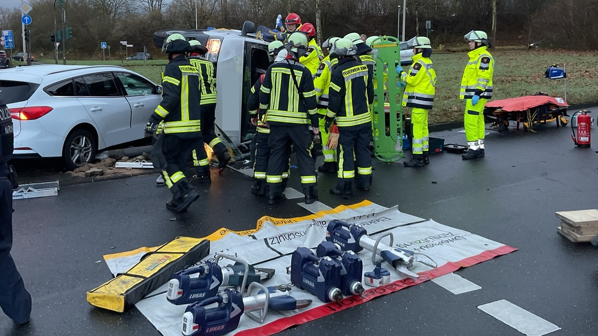 FW-BN: Schwerer Verkehrsunfall fordert zwei Verletzte - Foto: presseportal.de