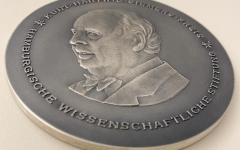 Wind of Change? / Ăkologische Folgen des Ausbaus erneuerbarer Energien in der Nordsee / Geophysiker Nils Christiansen erhĂ€lt den mit 30.000 Euro dotierten Kurt-Hartwig-Siemers-Wissenschaftspreis 2024 - Foto: presseportal.de Wind of Change? / Ăkologische Folgen des Ausbaus erneuerbarer Energien in der Nordsee / Geophysiker Nils Christiansen erhĂ€lt den mit 30.000 Euro dotierten Kurt-Hartwig-Siemers-Wissenschaftspreis 2024 - Foto: presseportal.de