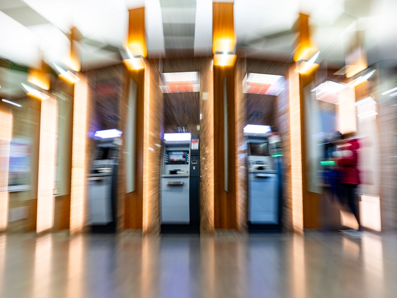 Wird hier vor Weihnachten noch das Bargeld knapp? - Foto: Sascha Lotz/dpa