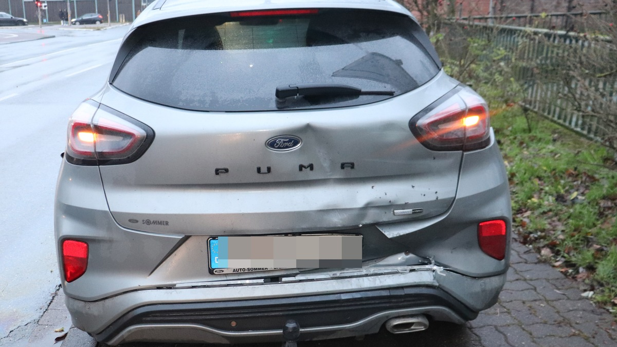 POL-HX: Auffahrunfall - Pkw nicht mehr fahrbereit - Foto: presseportal.de