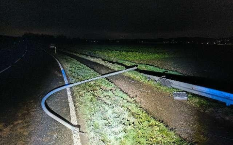 POL-NI: Verkehrsunfall unter Alkoholeinfluss - Foto: presseportal.de